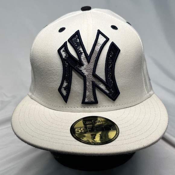 New Era Other - New Era 59FIFTY New York Yankees Fitted Hat White Navy Blue Size 7 1/2 MLB Cap